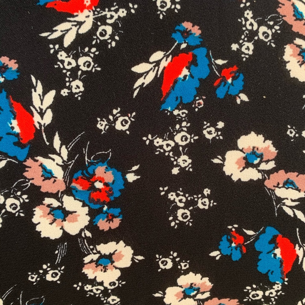 Floral Top - Picture 11 of 12